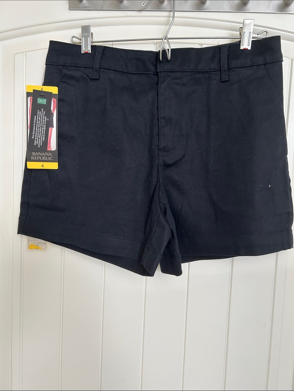 Banana Republic Ladies Black Flat-Front Casual Shorts